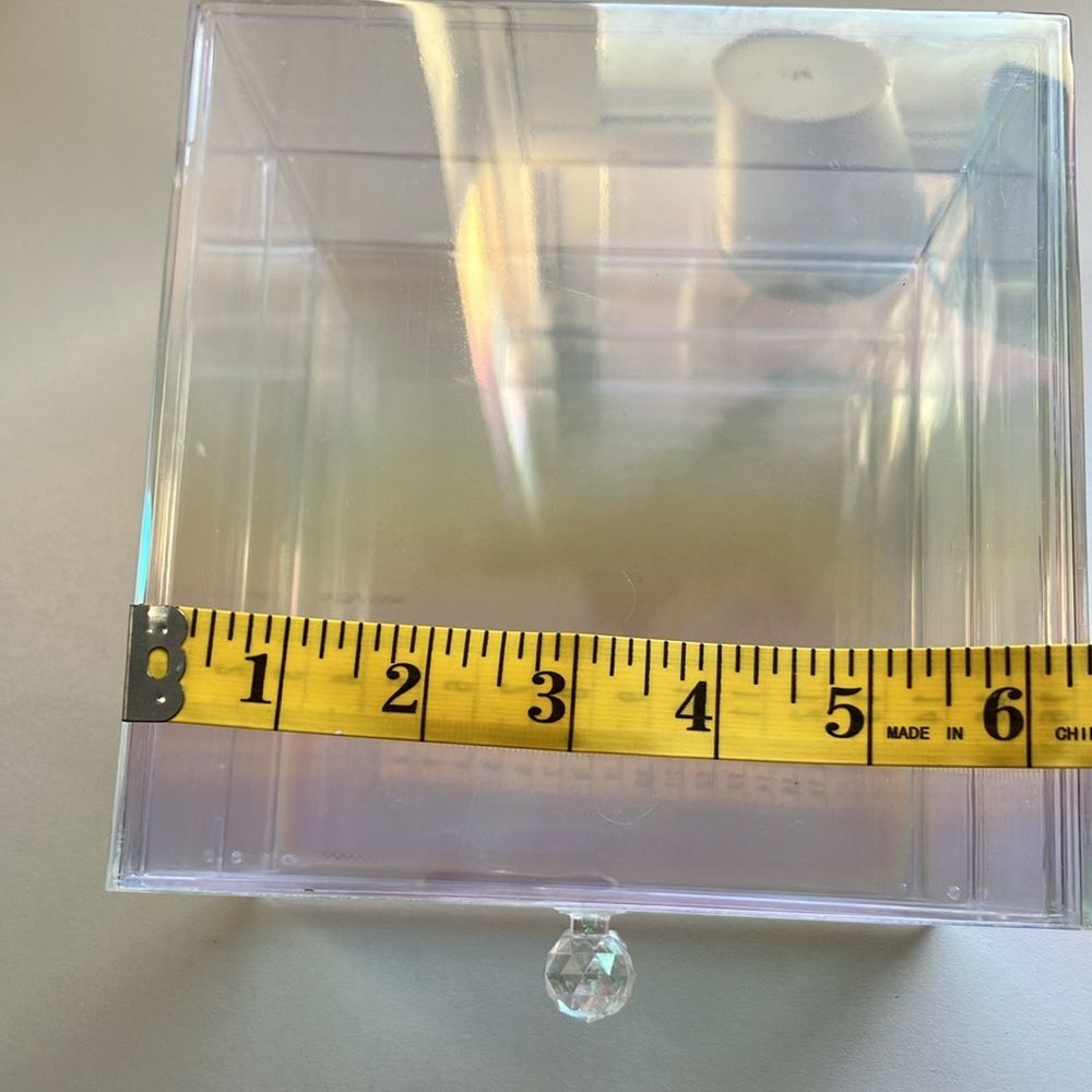 Crystal Clear Acrylic Storage Box - Picture 2 of 3